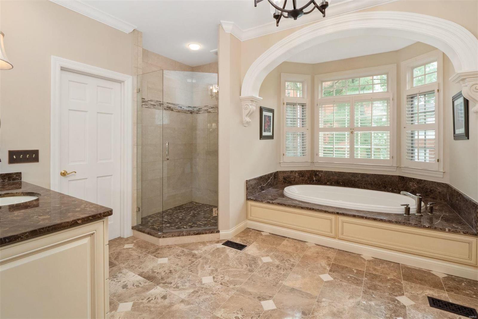 403 Rolling View Road Creve Coeur, MO 63141 - Photo 15 of 25 Gallery Image 15