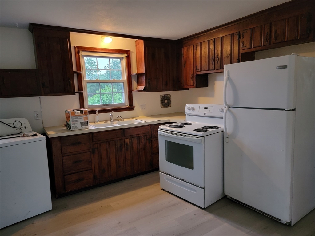 25-27 Merrymount Road Yarmouth, MA 02673 - Photo 12 of 34 Gallery Image 12