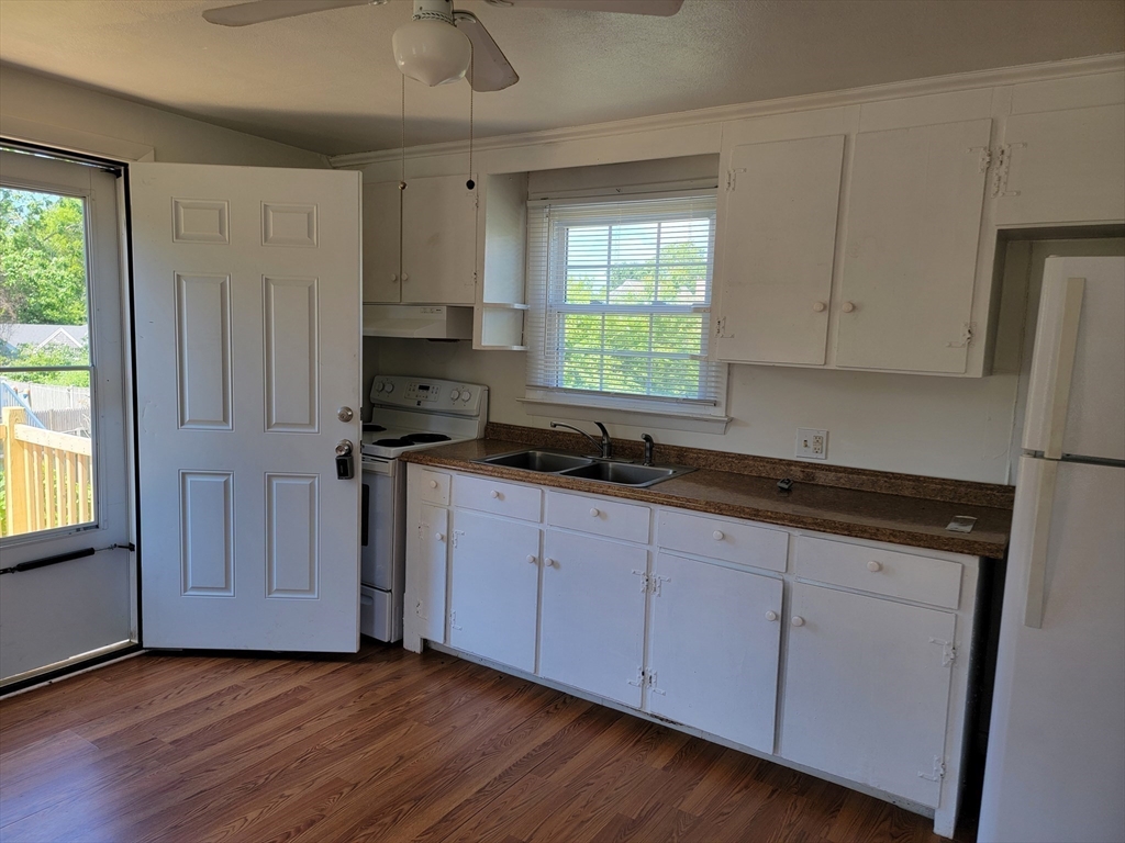25-27 Merrymount Road Yarmouth, MA 02673 - Photo 6 of 34 Gallery Image 6