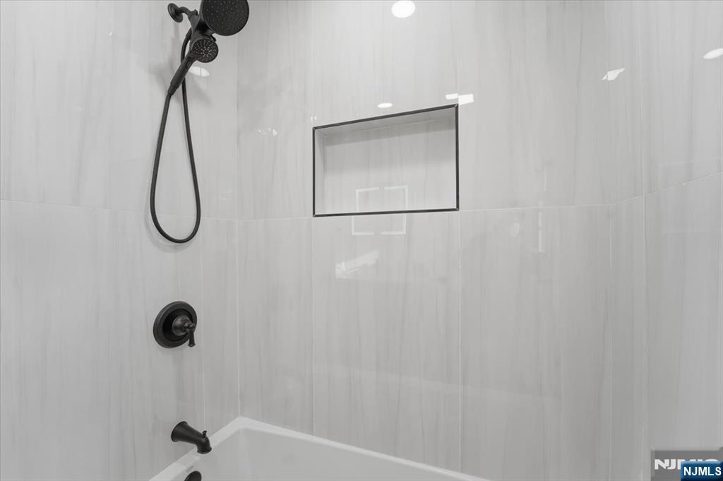 41 High Street Nutley, NJ 07110 - Photo 6 of 31