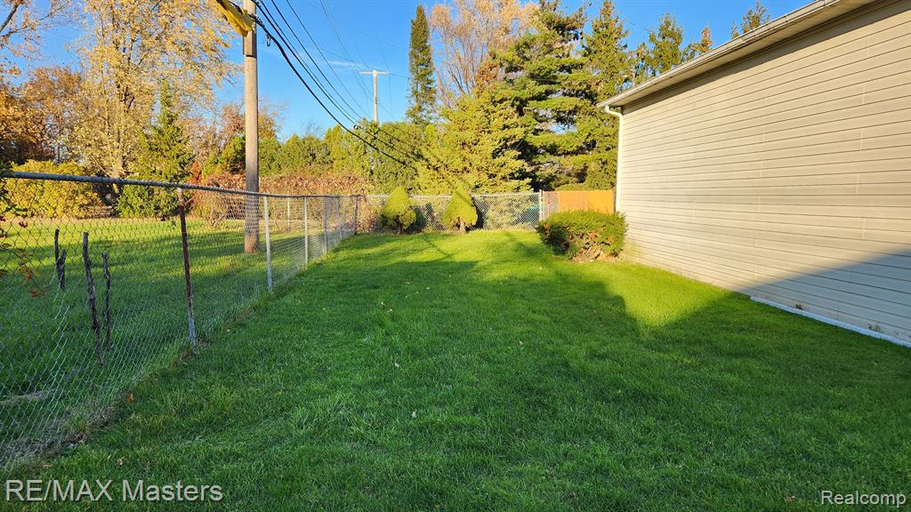 28730 Allen Road Trenton, MI 48183 - Photo 22 of 24 Gallery Image 22