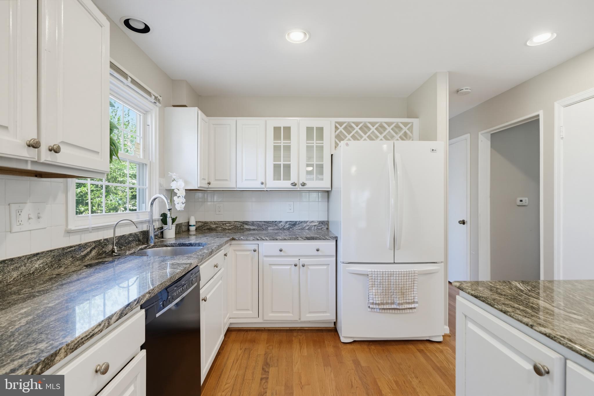 16818 Briardale Road Rockville, MD 20855 - Photo 18 of 45