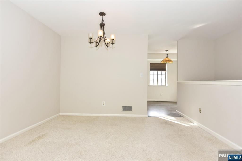 3707 Mark Twain Way Mahwah, NJ 07430 - Photo 5 of 27