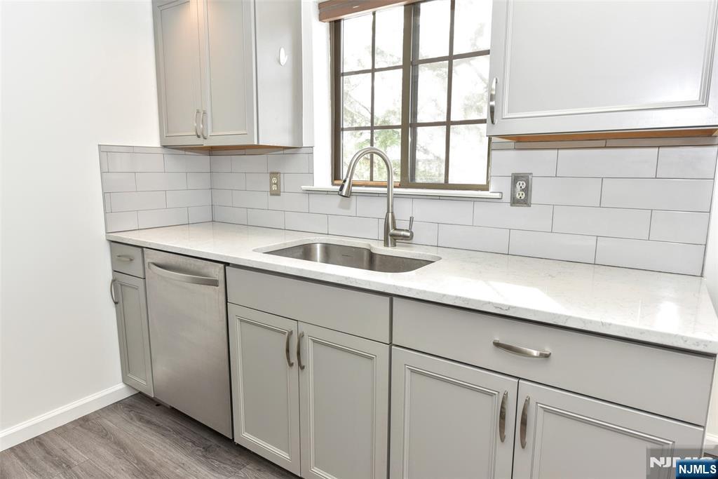3707 Mark Twain Way Mahwah, NJ 07430 - Photo 9 of 27