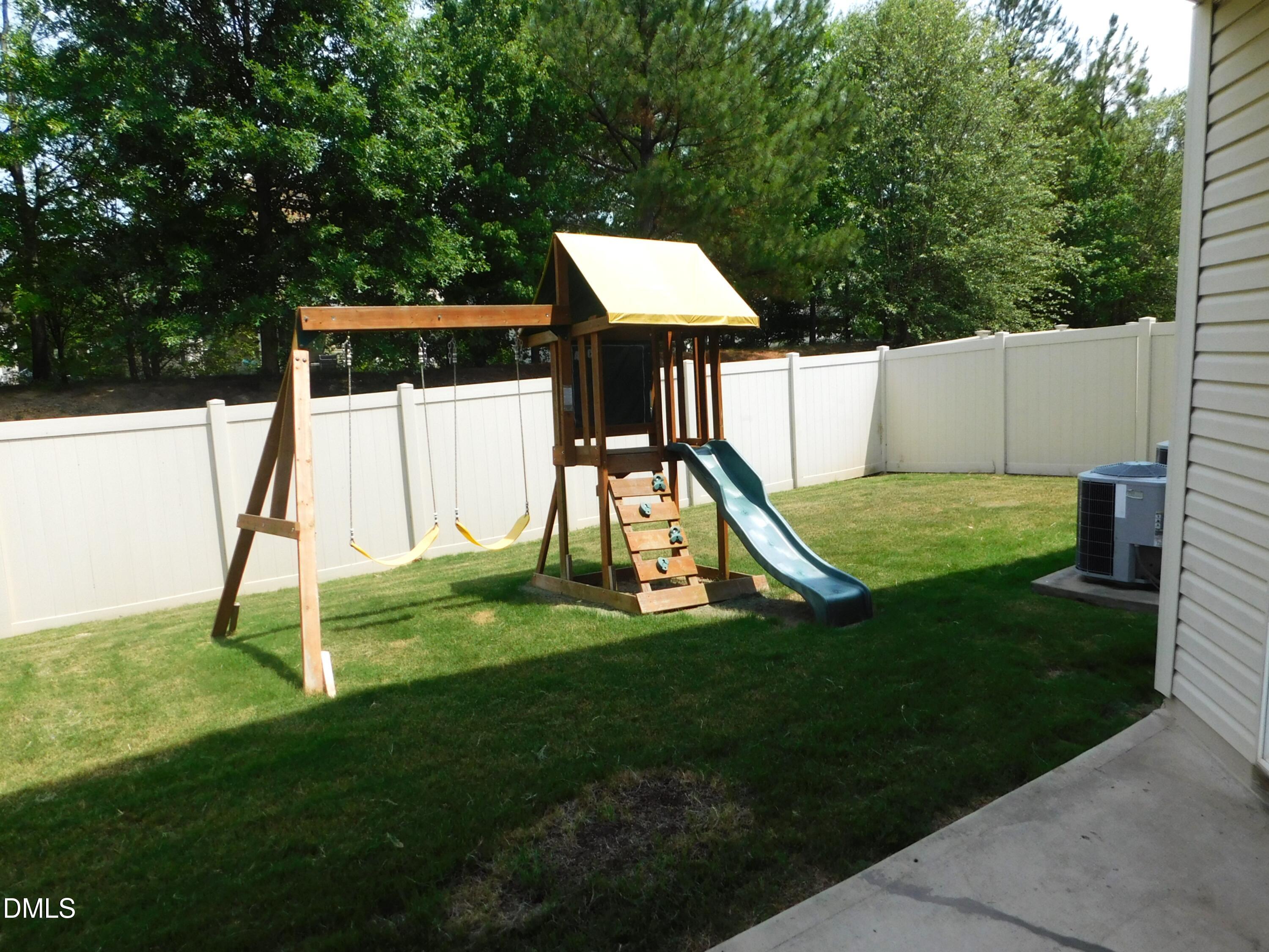120 Daneborg Road Durham, NC 27703 - Photo 12 of 35 DSCN0011