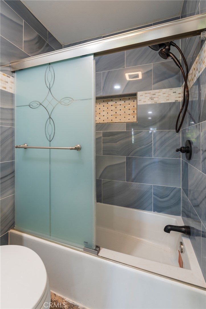 1680 South Rimpau Boulevard Los Angeles, CA 90019 - Photo 12 of 35