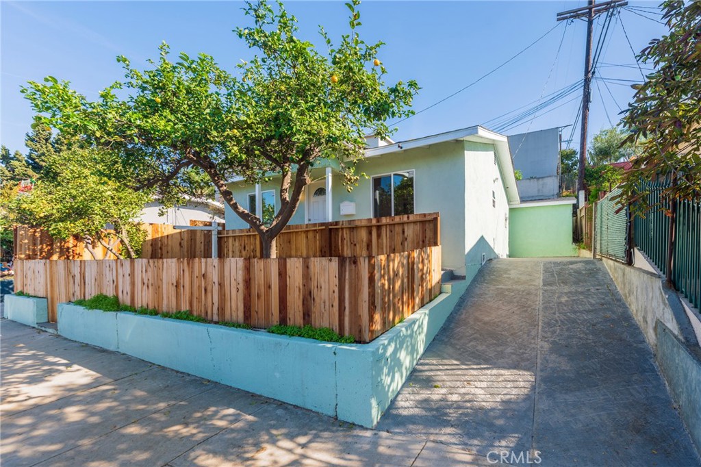 1680 South Rimpau Boulevard Los Angeles, CA 90019 - Photo 2 of 35