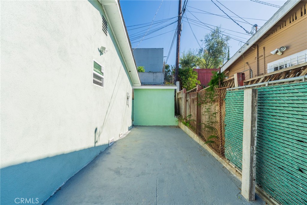 1680 South Rimpau Boulevard Los Angeles, CA 90019 - Photo 30 of 35