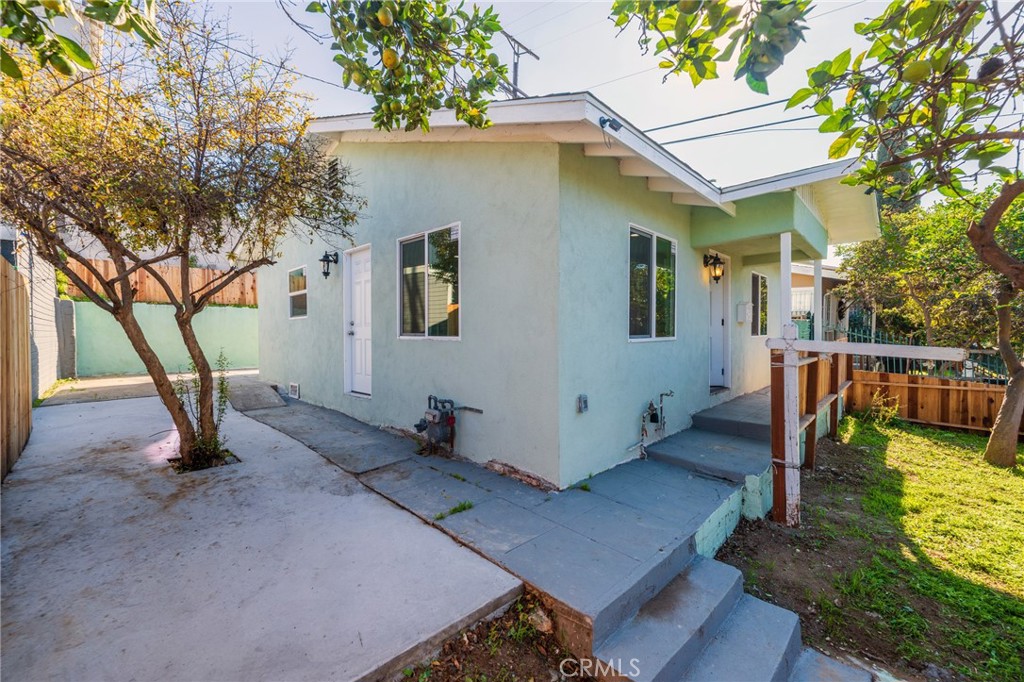 1680 South Rimpau Boulevard Los Angeles, CA 90019 - Photo 3 of 35