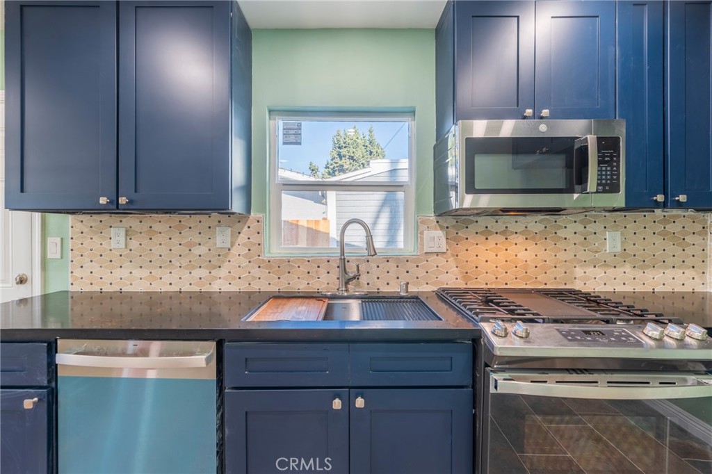 1680 South Rimpau Boulevard Los Angeles, CA 90019 - Photo 6 of 35