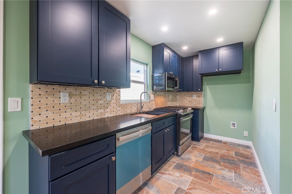 1680 South Rimpau Boulevard Los Angeles, CA 90019 - Photo 9 of 35