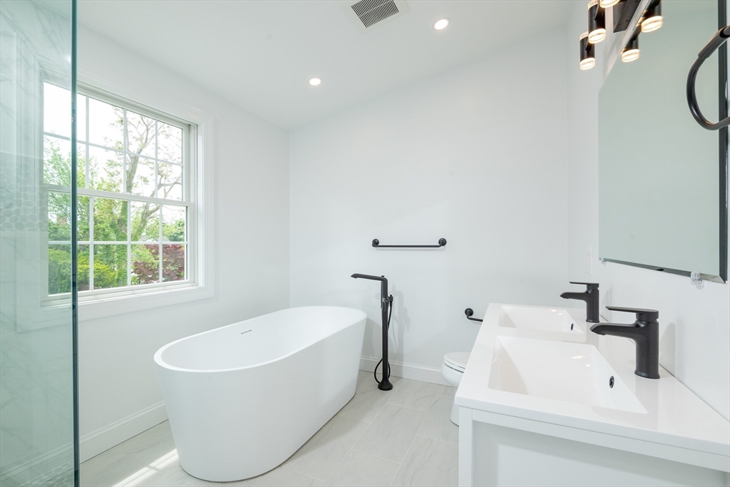 89 R Upland Road Winthrop, MA 02152 - Photo 24 of 33