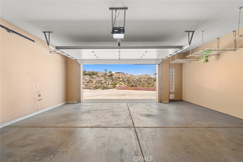 6220 Farrelo Road Yucca Valley, CA 92284 - Photo 32 of 34 Gallery Image 32