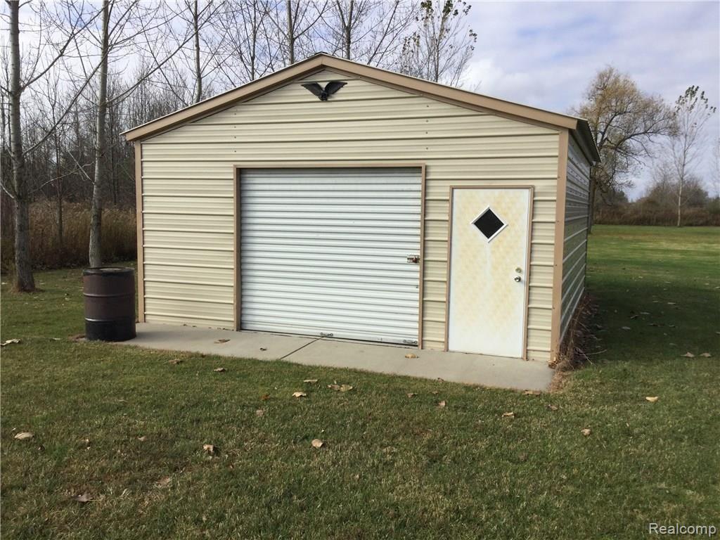 627 Wheeling Road Imlay City, MI 48444 - Photo 6 of 21 7F215E5C-D0F0-47F4-A047-E8147AC0DFD8.jpeg