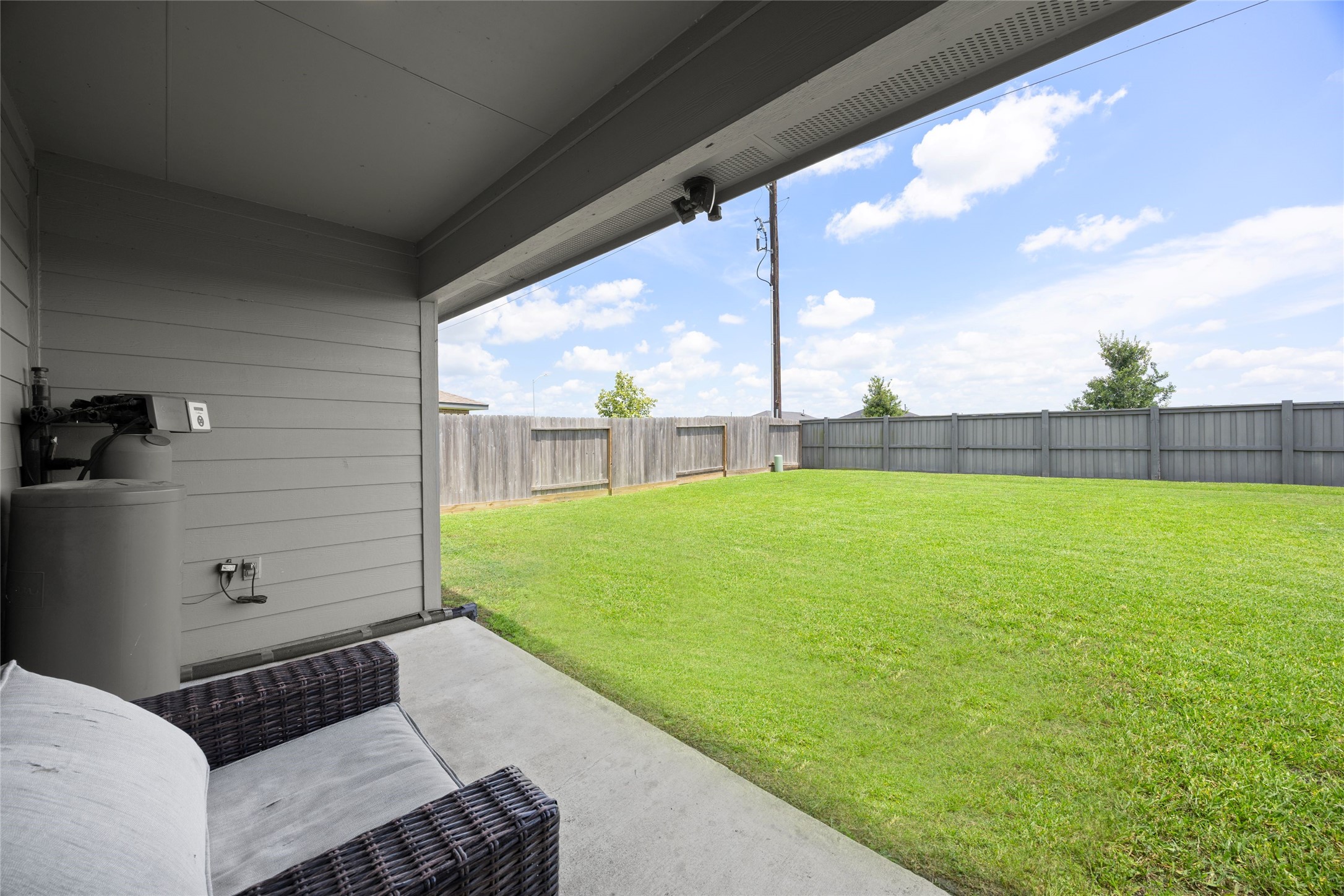 1134 Della Lane Rosharon, TX 77583 - Photo 24 of 31 Covered patio