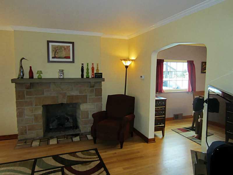 3032 Middletown Road Sheraden, PA 15204 - Photo 7 of 21 Living Room.