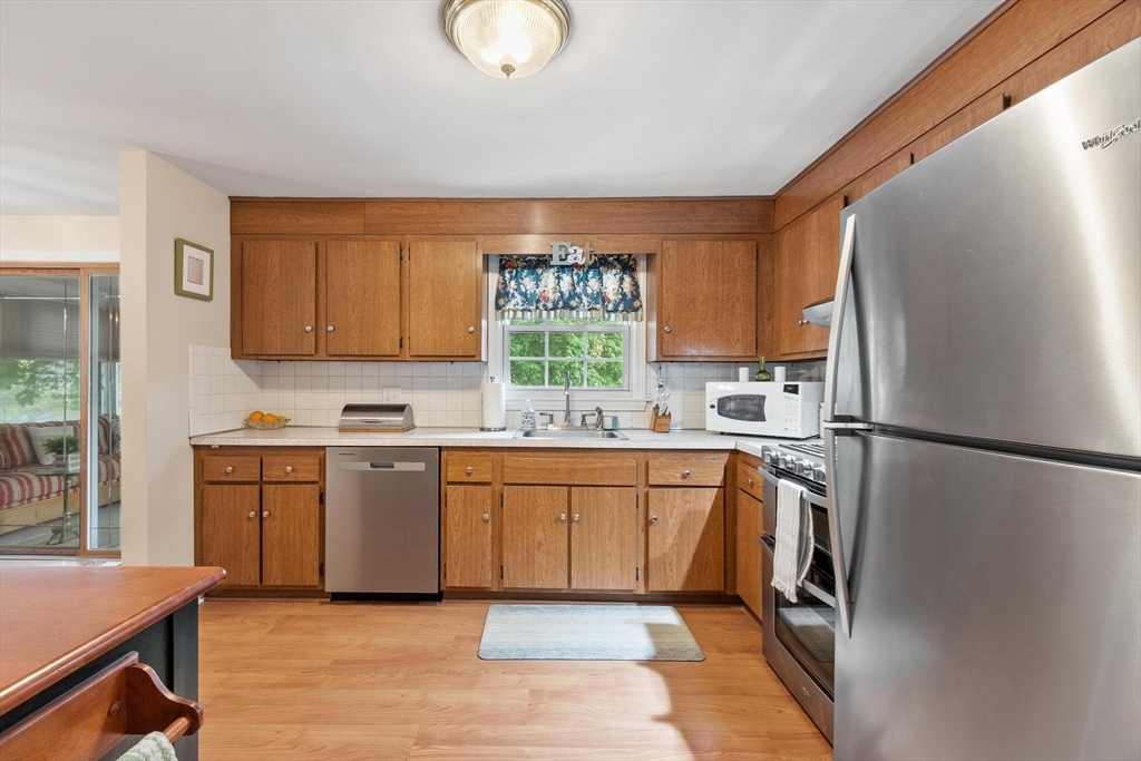 134 River Road Lowell, MA 01852 - Photo 14 of 36 Gallery Image 14