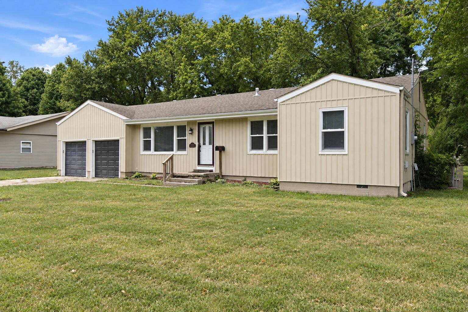 1259 East Berkeley Street Springfield, MO 65804 - Photo 2 of 28 1