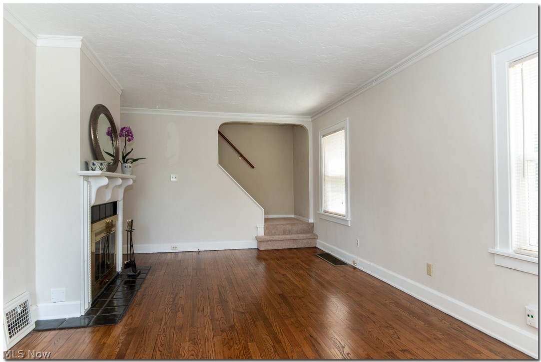 1399 Dill Road Cleveland, OH 44121 - Photo 7 of 35