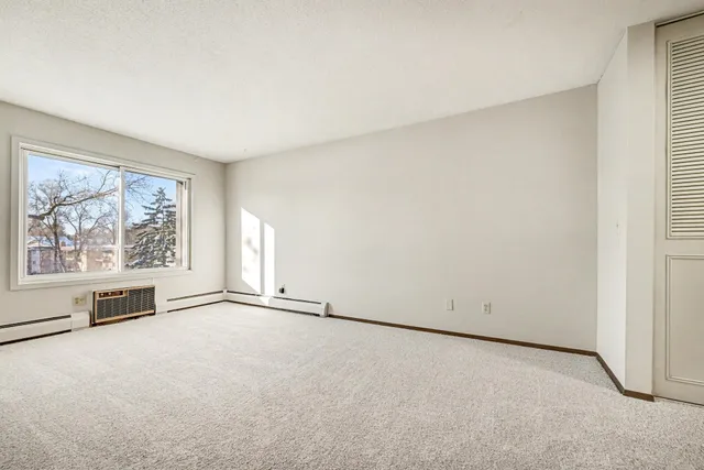 $133,000 | 183 Little Canada Road East, Unit 302, Little Canada, MN 55117