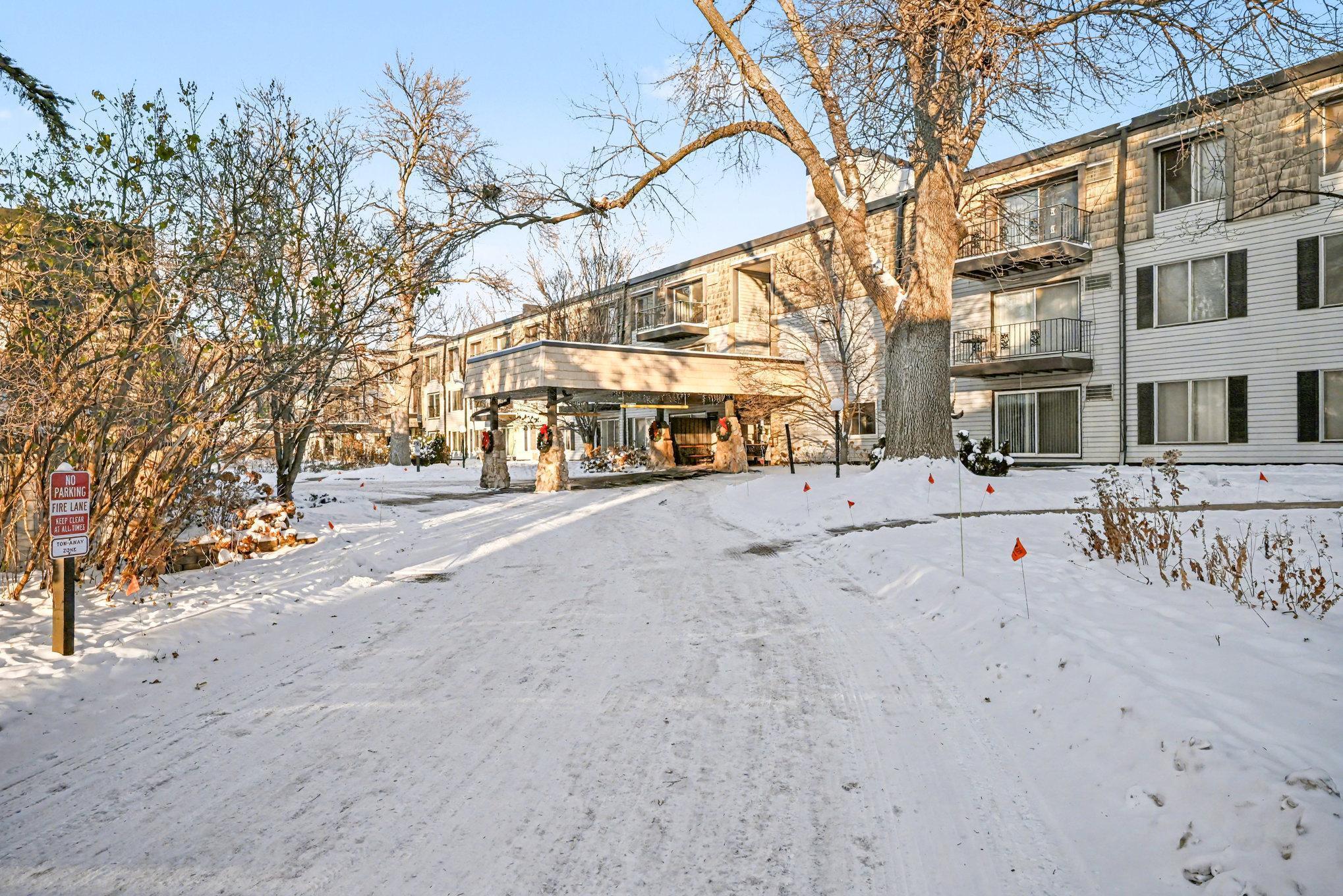 183 Little Canada Road East, Unit 302 Little Canada, MN 55117 - Photo 2 of 32