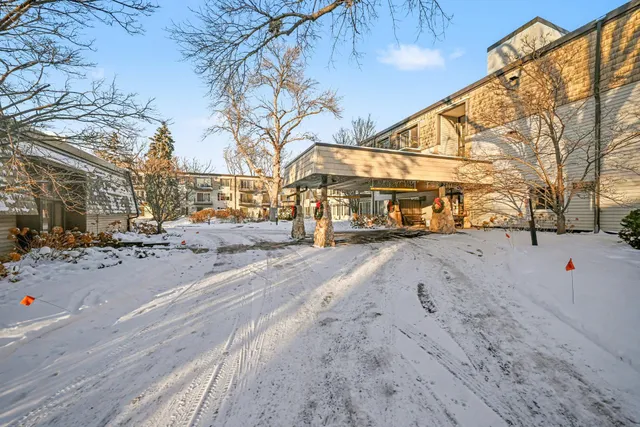 $133,000 | 183 Little Canada Road East, Unit 302, Little Canada, MN 55117