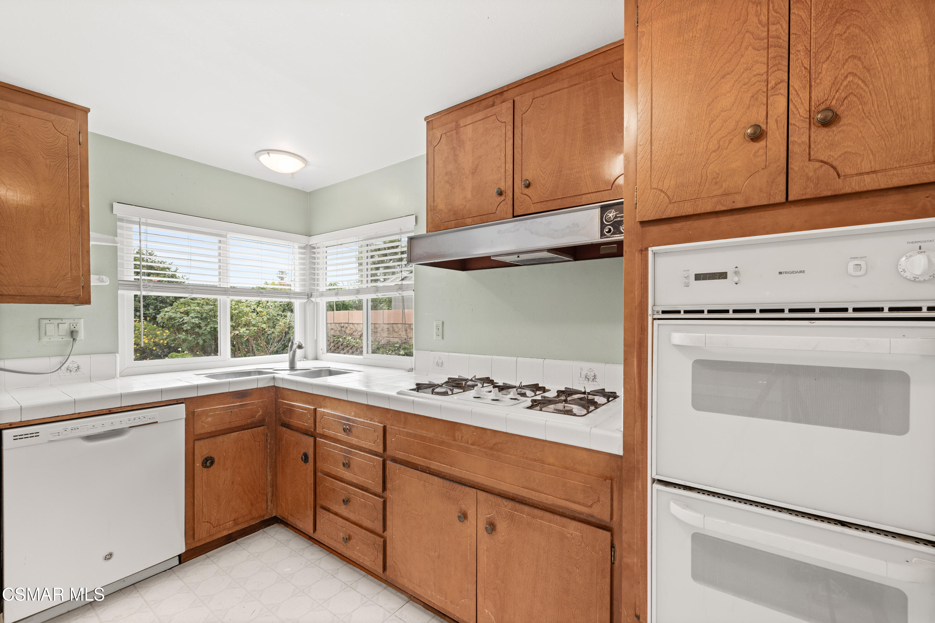 1877 Fred Avenue Simi Valley, CA 93065 - Photo 12 of 26 Fred Kit 3