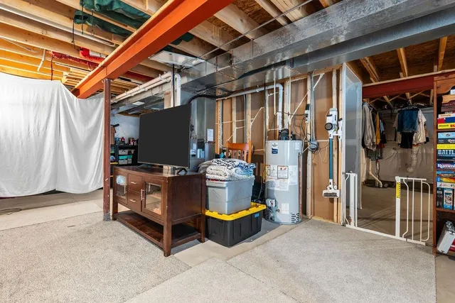 $369,999 | 725 Cloverleaf Drive, Marengo, IL 60152