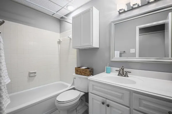 $1,750 | 7065 North Holiday Drive, Galveston, TX 77550