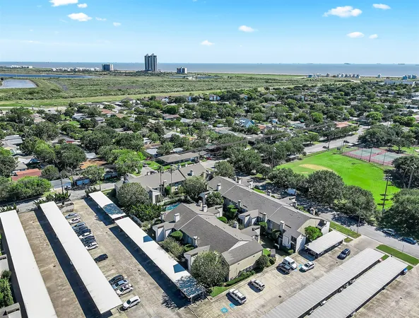$1,750 | 7065 North Holiday Drive, Galveston, TX 77550
