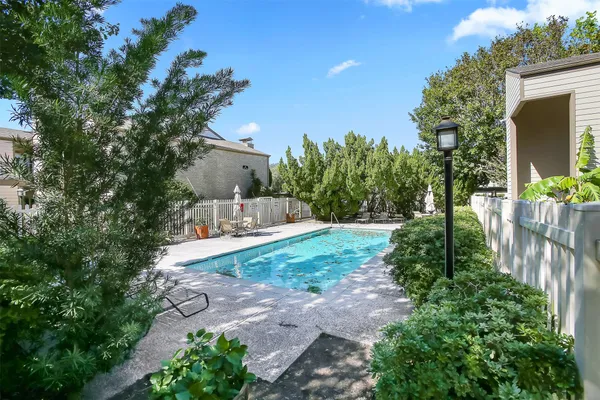 $1,750 | 7065 North Holiday Drive, Galveston, TX 77550