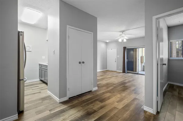 $1,750 | 7065 North Holiday Drive, Galveston, TX 77550
