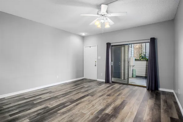 $1,750 | 7065 North Holiday Drive, Galveston, TX 77550