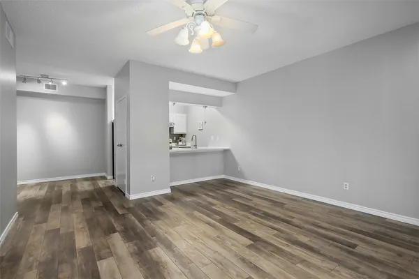 $1,750 | 7065 North Holiday Drive, Galveston, TX 77550