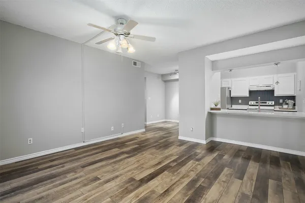 $1,750 | 7065 North Holiday Drive, Galveston, TX 77550
