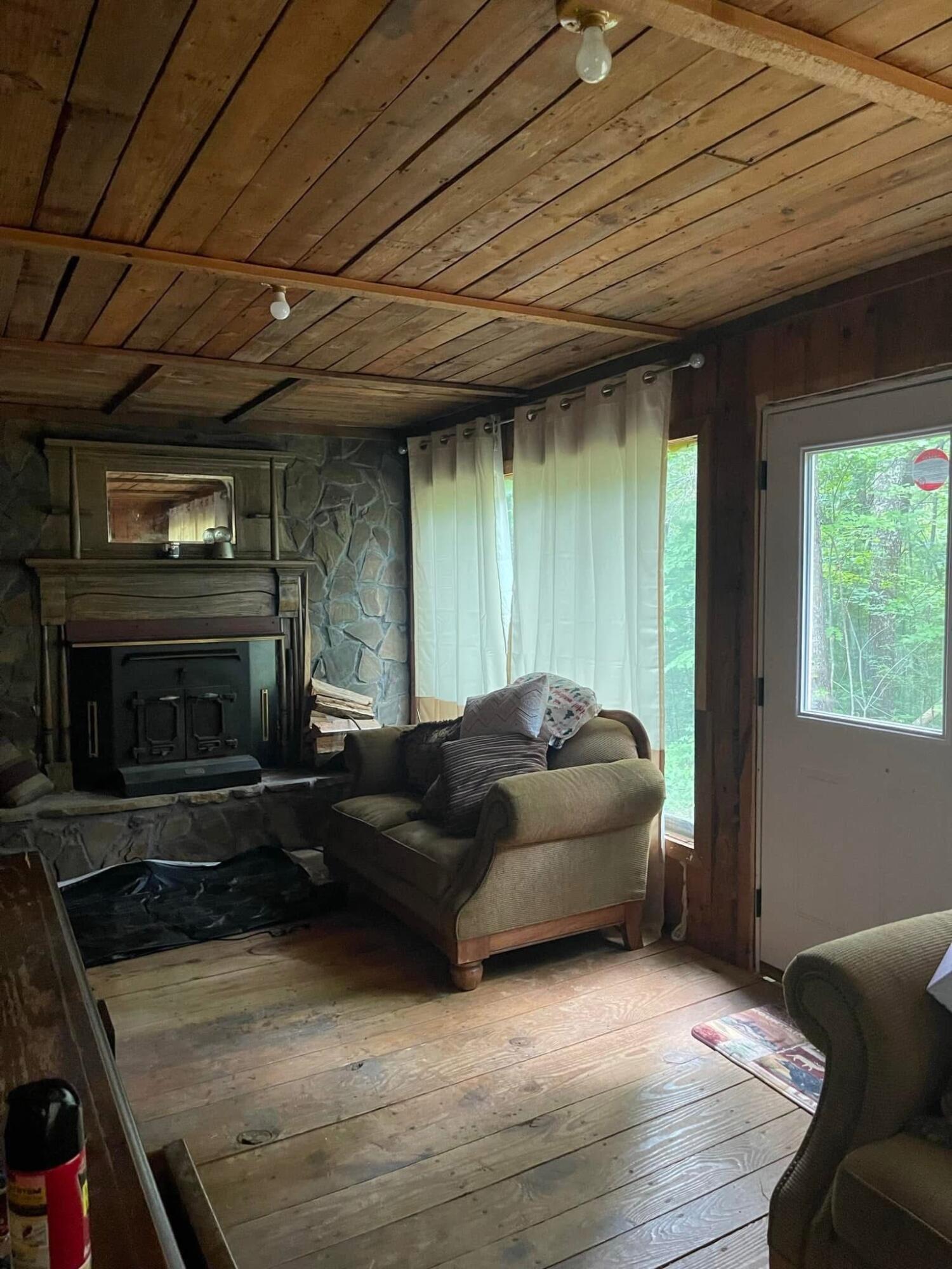 253 Fingerboard Road Tellico Plains, TN 37385 - Photo 4 of 9 Interior