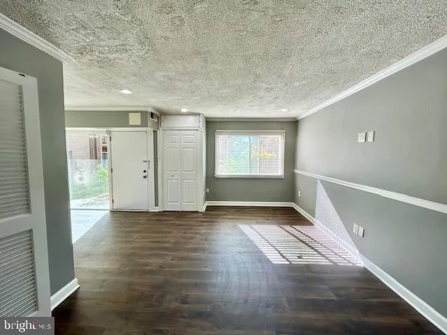 $2,150 | 3844 Bel Pre Road, Unit 38444, Silver Spring, MD 20906