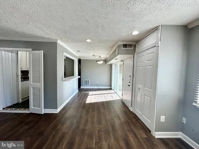 $2,150 | 3844 Bel Pre Road, Unit 38444, Silver Spring, MD 20906