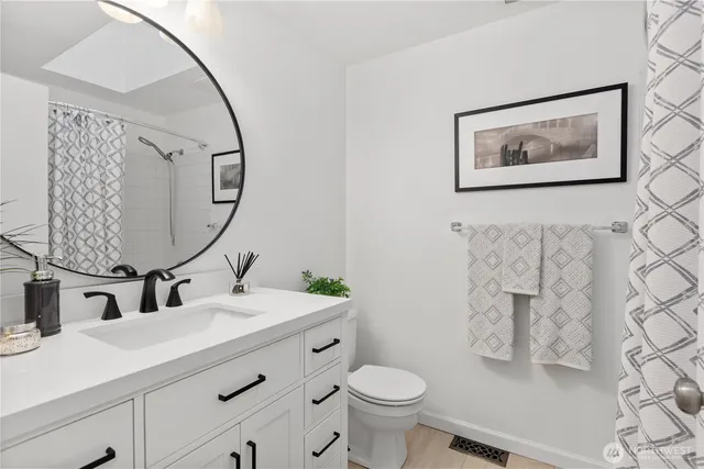 $870,000 | 23404 8th Place West, Bothell, WA 98021