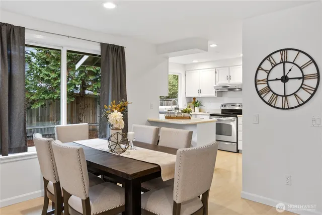 $870,000 | 23404 8th Place West, Bothell, WA 98021