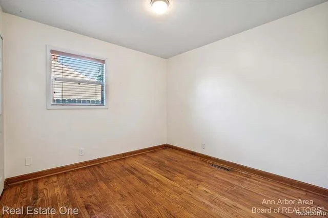 $2,100 | 1361 Duncan Avenue, Ypsilanti, MI 48198