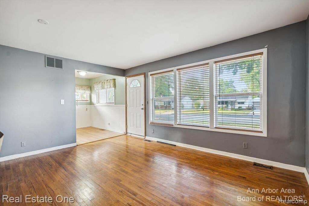 1361 Duncan Avenue Ypsilanti, MI 48198 - Photo 7 of 16 1361 6