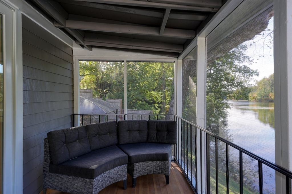 9 Stonecleve Road Wellesley, MA 02482 - Photo 23 of 39