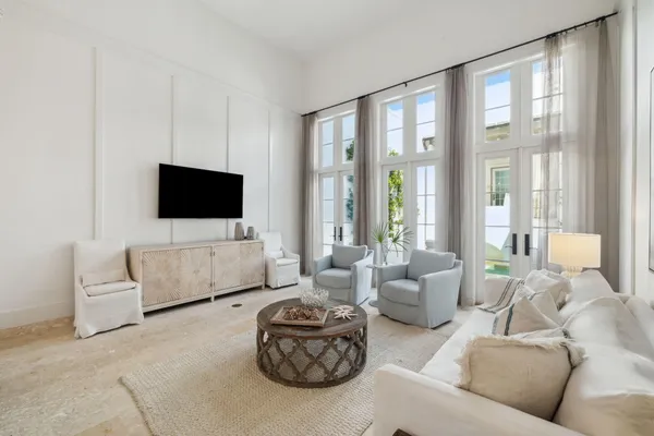 $3,850,000 | 132 Somerset Street, Alys Beach, FL 32461