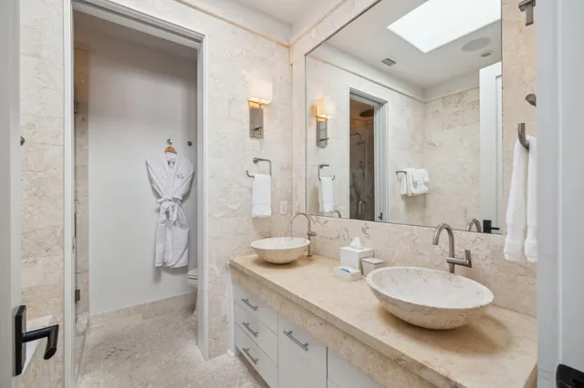 $3,850,000 | 132 Somerset Street, Alys Beach, FL 32461