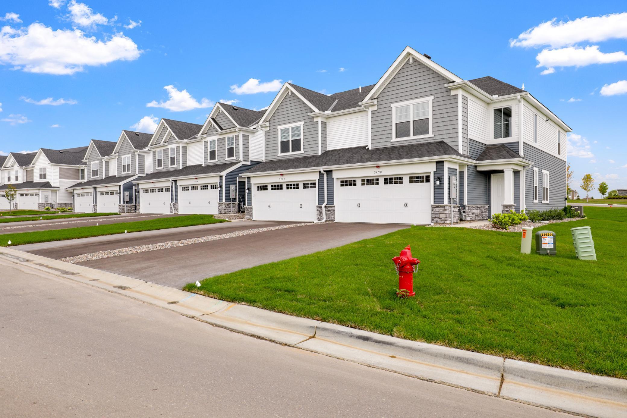 9417 4th St Lane North Lake Elmo, MN 55042 - Photo 2 of 30