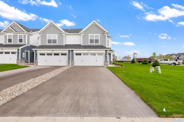 $2,895 | 9417 4th St Lane North, Lake Elmo, MN 55042