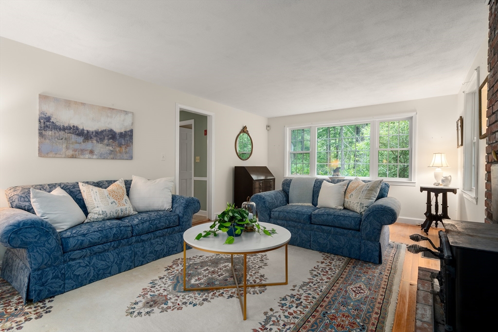 237 Peakham Road Sudbury, MA 01776 - Photo 4 of 29