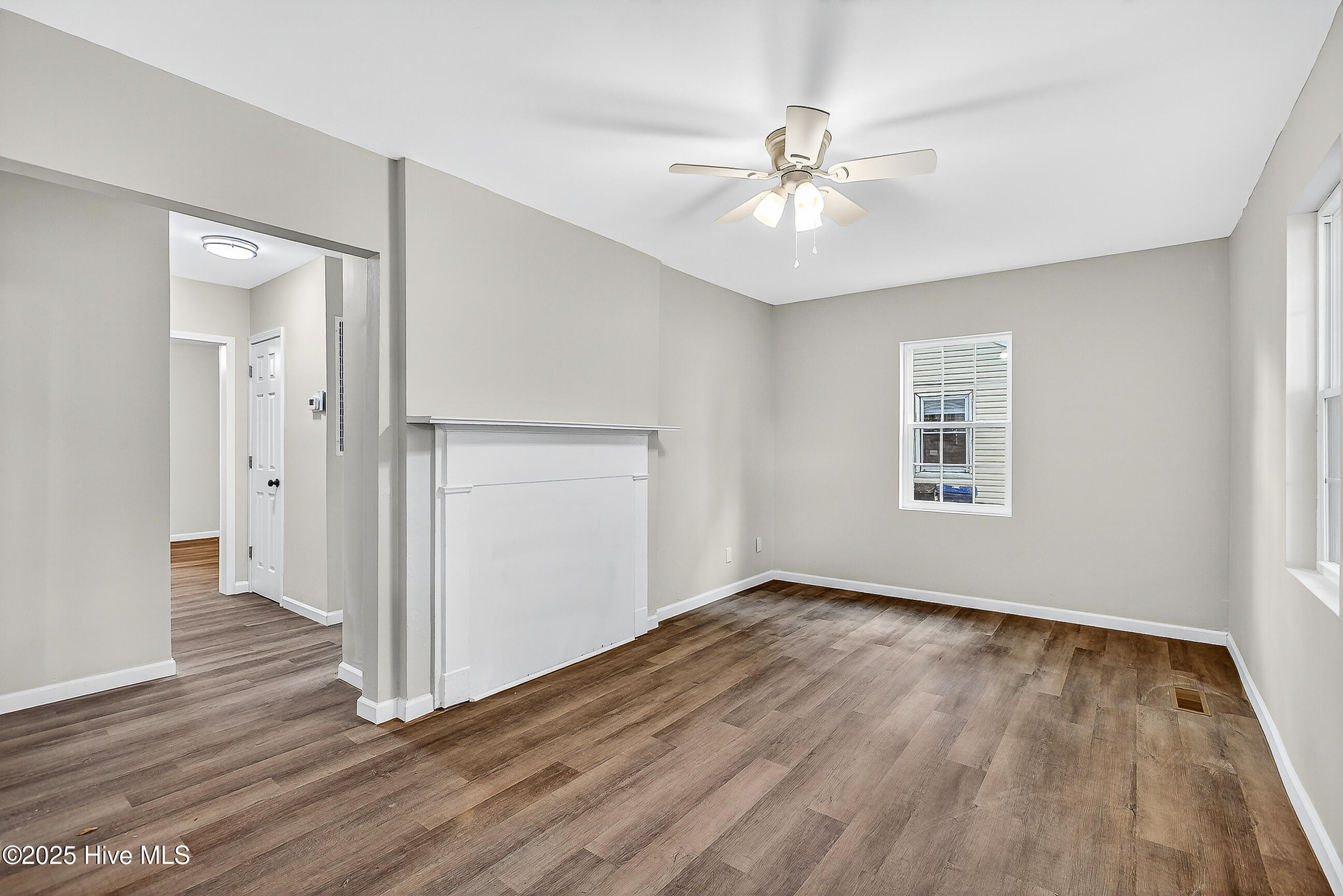 122 Sherwood Road Jacksonville, NC 28540 - Photo 5 of 29 05