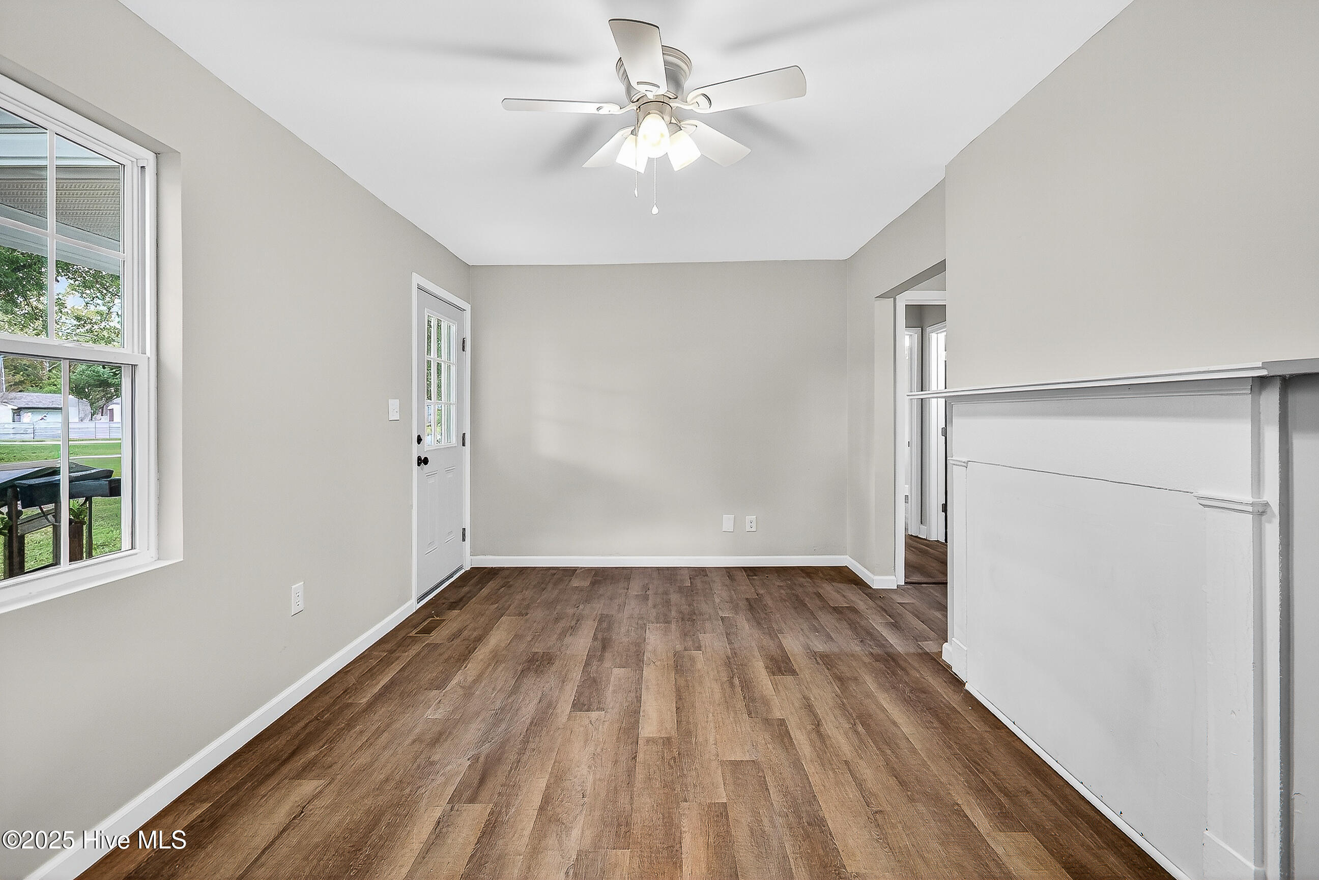 122 Sherwood Road Jacksonville, NC 28540 - Photo 7 of 29 07